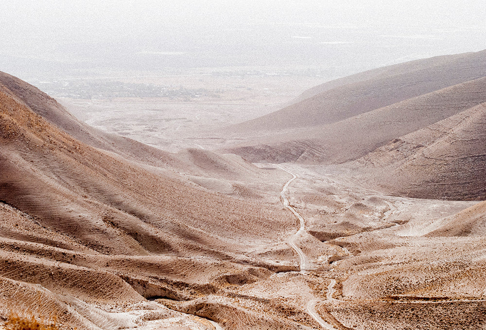 Mountain and sands representing the vastness of the Lord