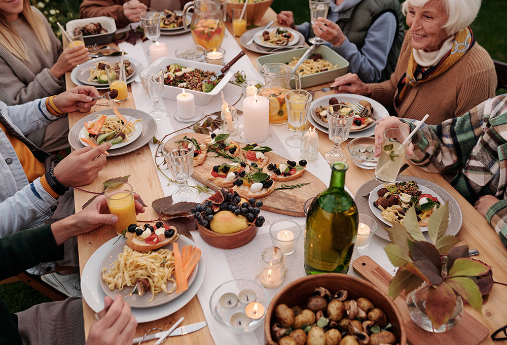 People enjoying a meal together symbolizing faithful friendship